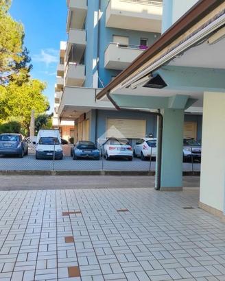 NEGOZIO A CESENATICO