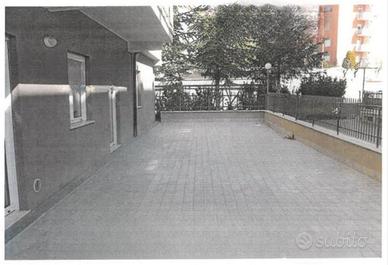 L'AQUILA, appartamento con posto auto