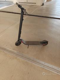 Monopattino elettrico Segway Ninebot