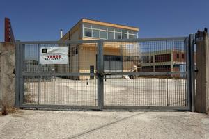 Capannone+appartamenti sovrastante Adiacente 554