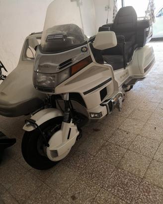 Honda GOLD WING 1500 con sidecar (1998)