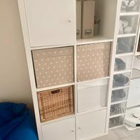 KALLAX IKEA con accessori