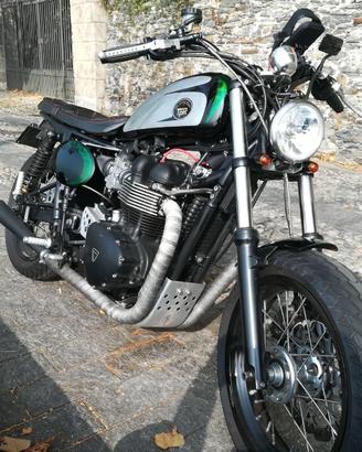 Triumph Bonneville - 2011