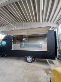 Autonegozio paninoteca ambulante food truck