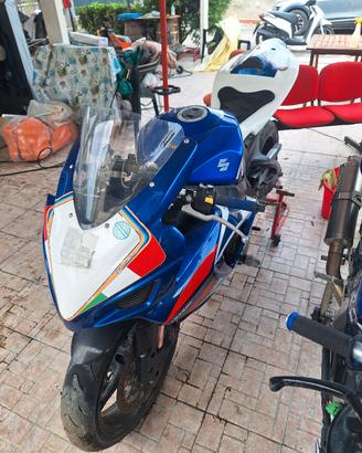 Suzuki gsx 750 R k7