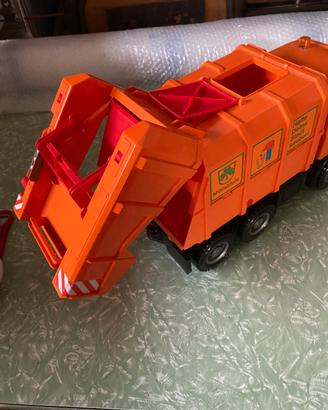 Camioncino nettezza urbana