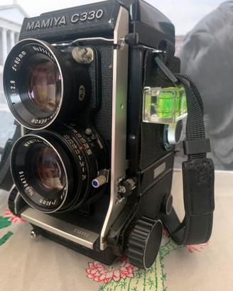 Mamiya C330 con 80 blue dot