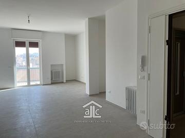 AMPIO APPARTAMENTO RISTRUTTURATO ZONA MAZZINI