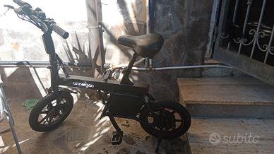 Bicicletta elettrica richiudibile