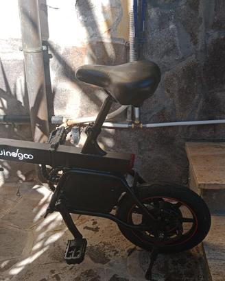 Bicicletta elettrica richiudibile
