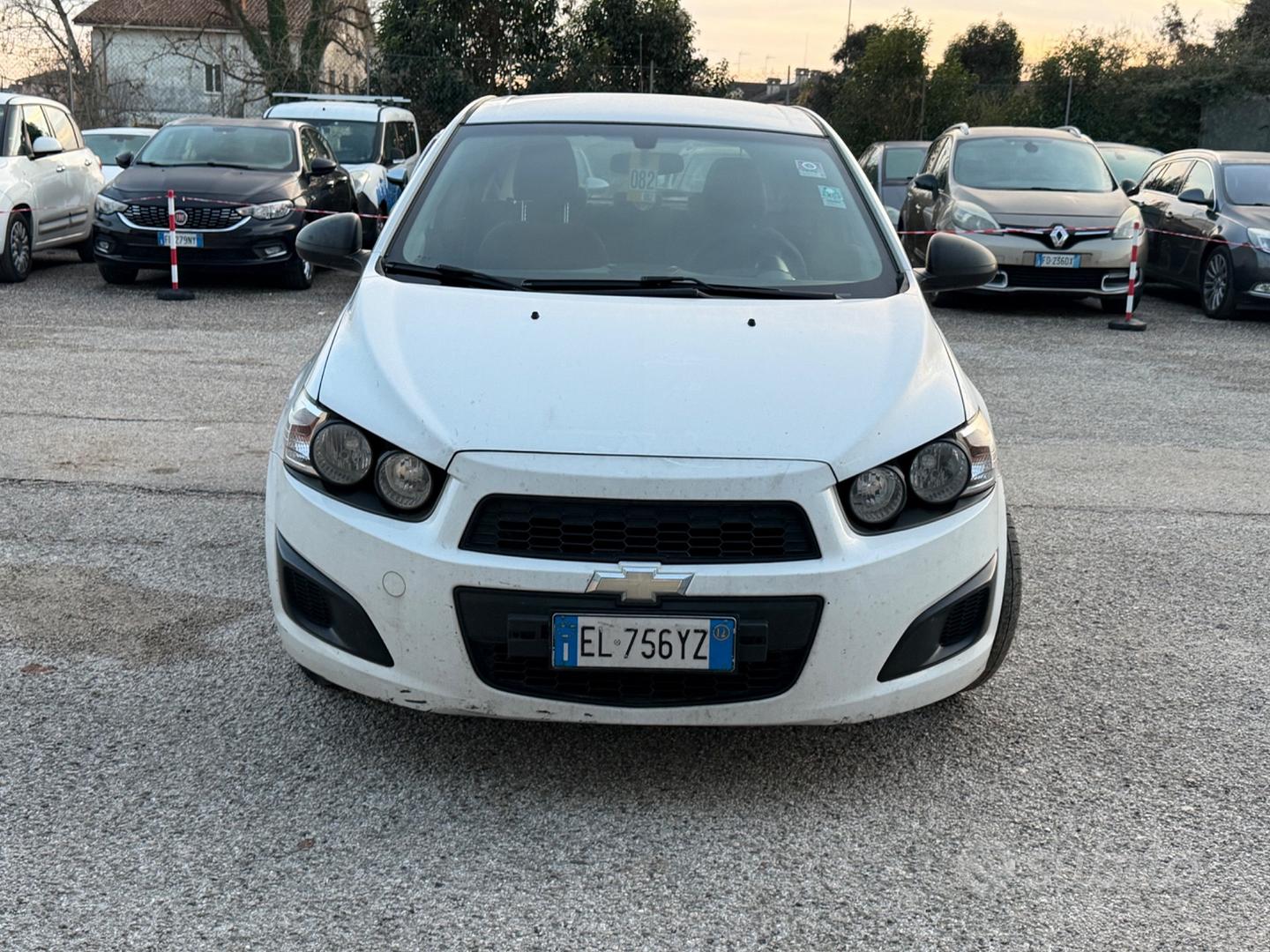 Chevrolet Aveo 2012 photo 2