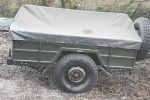 Rimorchio militare come nuovo da amatore targato