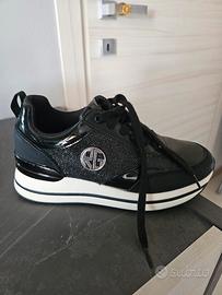 Scarpe nere Romeo Gigli
