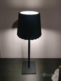 LAMPADA DA TAVOLO A LED RICARICABILE