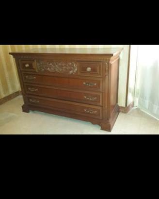 Letto e comò in stile