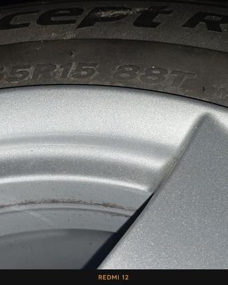 cerchi in Lega  4x100 Foro 54,1 mm e gomme hankook