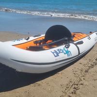 canoa gonfiabile e pagaia