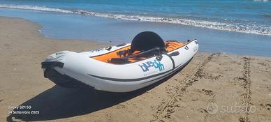 canoa gonfiabile e pagaia