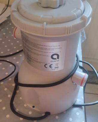 Pompa per piscina perfettamente funzionante 