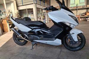 T Max perfetto tenuto maniacalmente