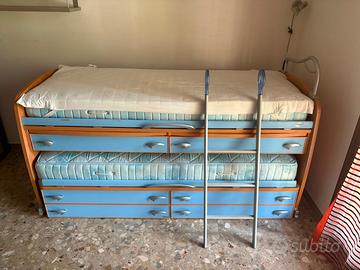 Letto a castello compatto per bimbi-ragazzi