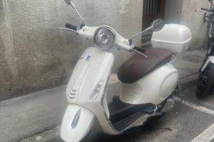 Vespa Primavera immatricolata 2010 Km 3.000