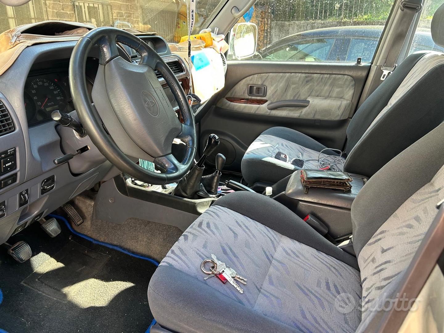 Toyota Land Cruiser 2000 photo 2
