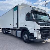 VOLVO Motrice FM 420 FRIGO + SPONDA