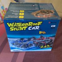 Macchina telecomandata anfibio