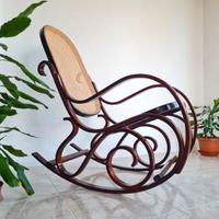 Sedia a dondolo stile Thonet