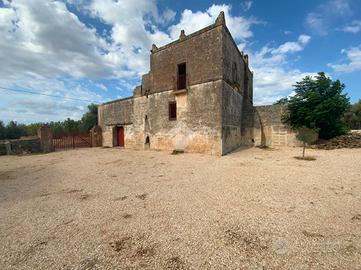 CASA DI CORTE A VILLA CASTELLI