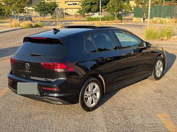 Volkswagen Golf 8 come nuova