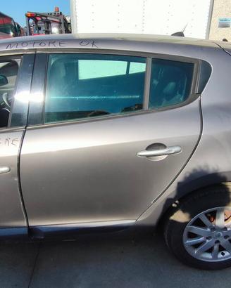 RENAULT MEGANE 2009 PORTA POSTERIORE SX/DX