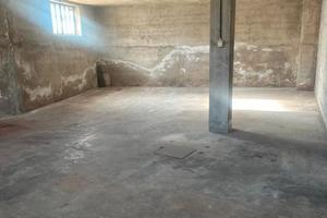 Magazzino posti auto/ deposito