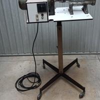 Tritacarne con accessori per insaccati