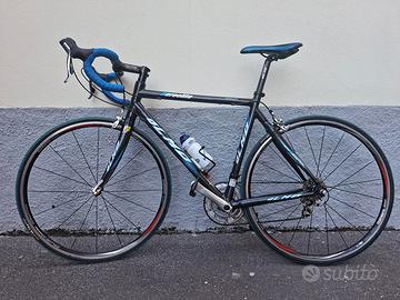 Bici corsa Olmo Aerolite Ultegra full carbon