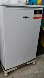 Congelatore verticale Whirlpool classe A +