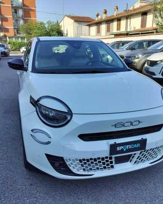 Fiat 600 Hybrid Hybrid 110 CV DCT MHEV La Prima