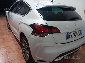 ds 4 modello  so chic full optional