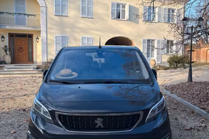 Peugeot traveller