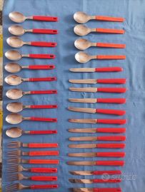Servizio Posate Miste Vintage 34 Pezzi - Rosse