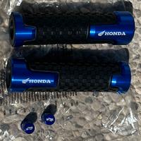 Honda NC750, Manopole - tappi ruote e comm. frecce