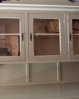 Credenza da cucina con vetrinetta