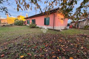 CASA INDIPENDENTE A LARIANO