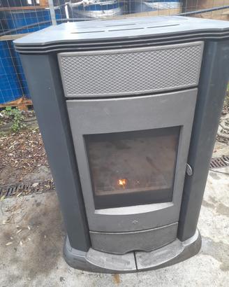 Termostufa IDROFOX EDILKAMIN a pellet
