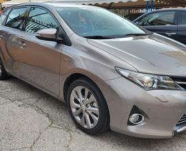 Toyota Auris 1.8 Hybrid Lounge
