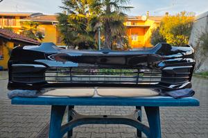 PARAURTI ANTERIORE BMW

SERIE 5 G30 G31 Gia vernic