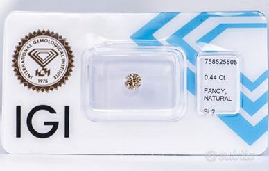 Diamante 0,44 ct, 'Fancy', SI2 certificato IGI 