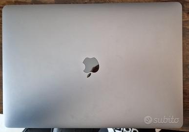 MacBook Pro 2018 15" i7 256GB/16GB