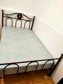 Letto in metallo